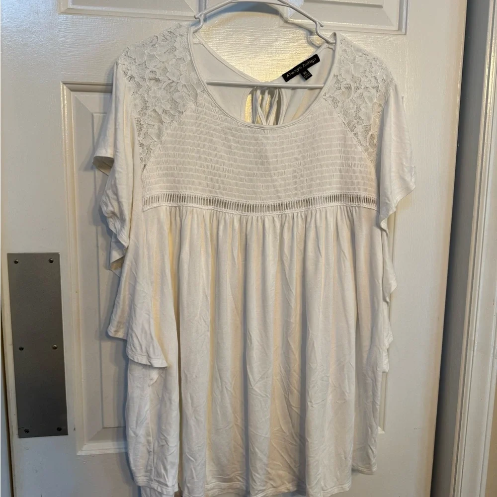 Chic White Lace Women's Blouse - Picture 1 of 3
